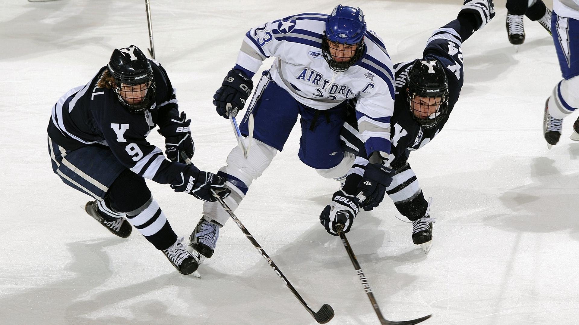 爱游戏体育在线-夺冠热门：当前最有可能捧起总冠军的队伍分析，夺冠队员名单
