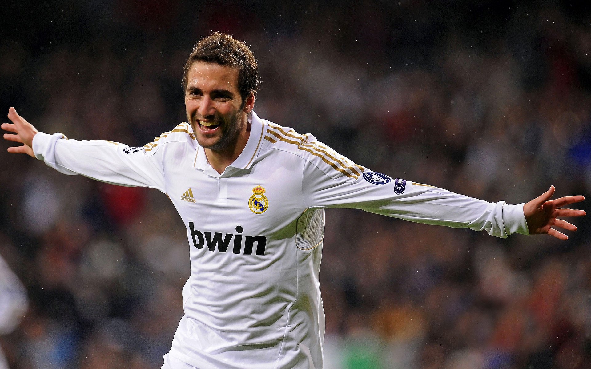 AYX GAMING-快船旧将回归主场引发球迷热烈欢迎，快船今年